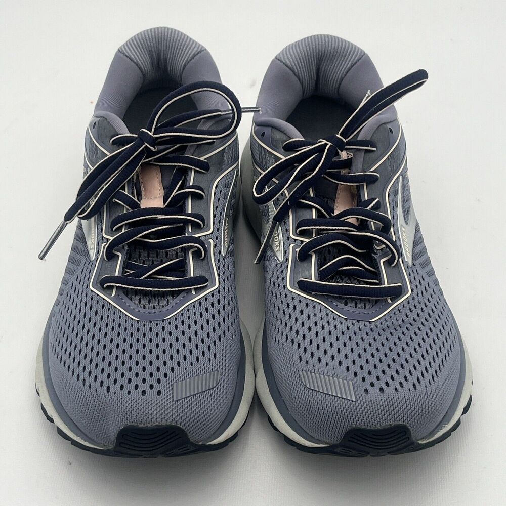 Brooks Ghost 12 Gray Silver & White Running Shoes 1203051B086 Women Size 9 EUC